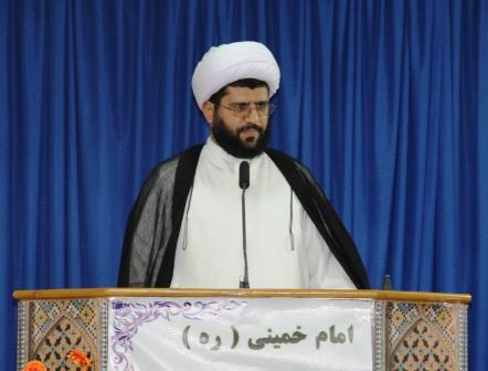 انتقاد شدید امام جمعه قشم از متولی فرهنگ جزیره