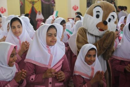 زنگ مهر و مقاومت در مدارس قشم بصدا درآمد