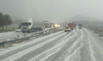 بارش تگرگ در هرمزگان خسارت برجای گذاشت/از انسداد راه های روستایی تا ریزش تونل تنگه زاغ
