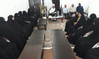 اعتراض جمعی از خانواده شهدا و ایثارگران رودان نسبت به انتصاب فعالان فتنه/گلایه های این قشر در دیدار با امام جمعه رودان مطرح شد