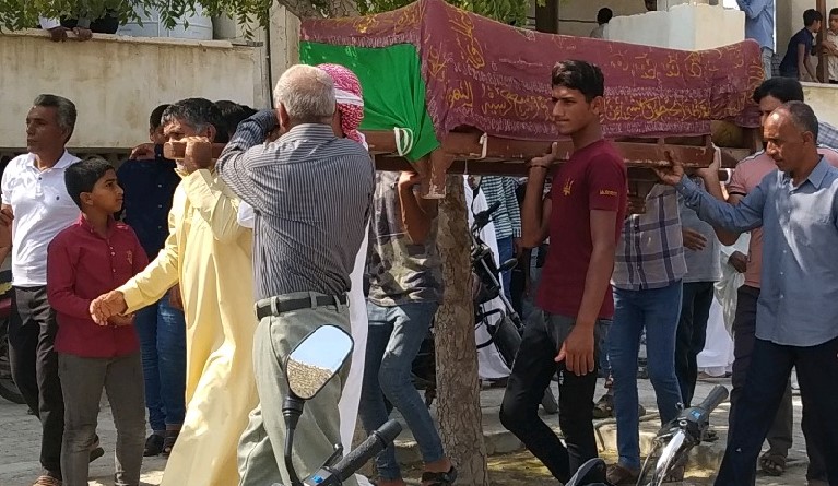 مادر شهید ملاحی به فرزند شهیدش پیوست