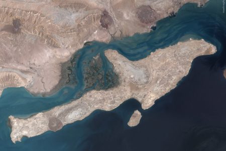 قشم و پدرخوانده‌های مهربانتر از مادر!