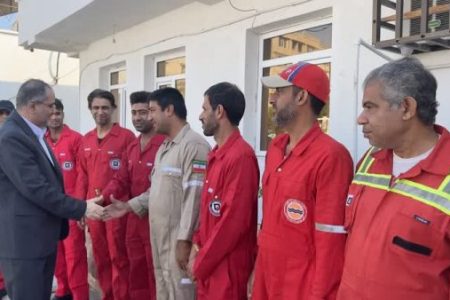 آتش نشانان جزیره قشم تجلیل شدند