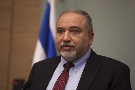لیبرمن: آنچه در غزه دیدیم در لبنان خواهیم دید… ۲۰۰ هزار شهرک نشین آواره شدند