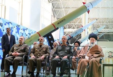رهبر انقلاب: باید شریان حیاتی رژیم صهیونیستی قطع شود