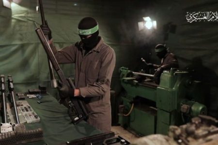 ویدئویی که قسام از کارگاه ساخت‌ سلاح خود در اعماق زمین منتشر کرد