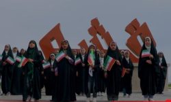 اجرای سرود ایران ای سرای امید توسط دختران قشم
